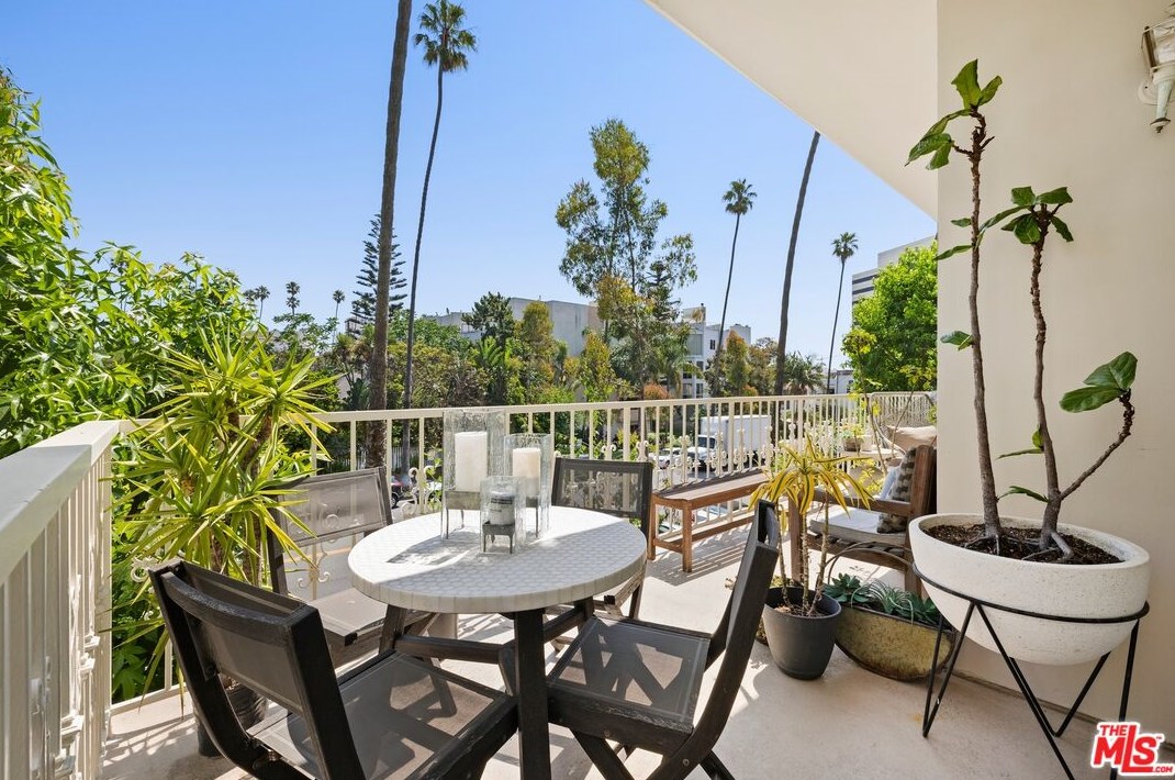 1040 4th St, Santa Monica, CA 90403-3872