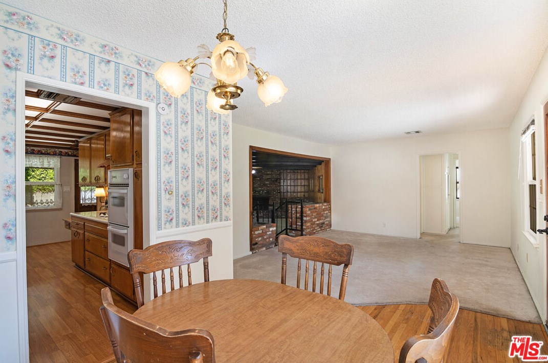 6943 Zelzah Ave, Los Angeles CA  91335-4832 exterior