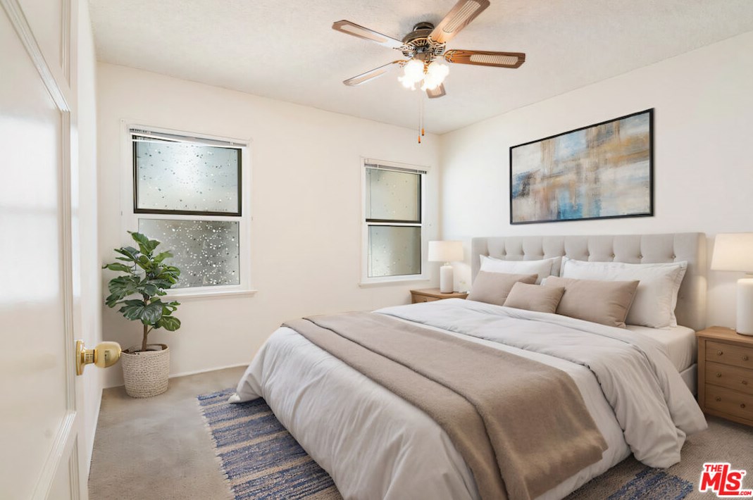6943 Zelzah Ave, Los Angeles CA  91335-4832 exterior