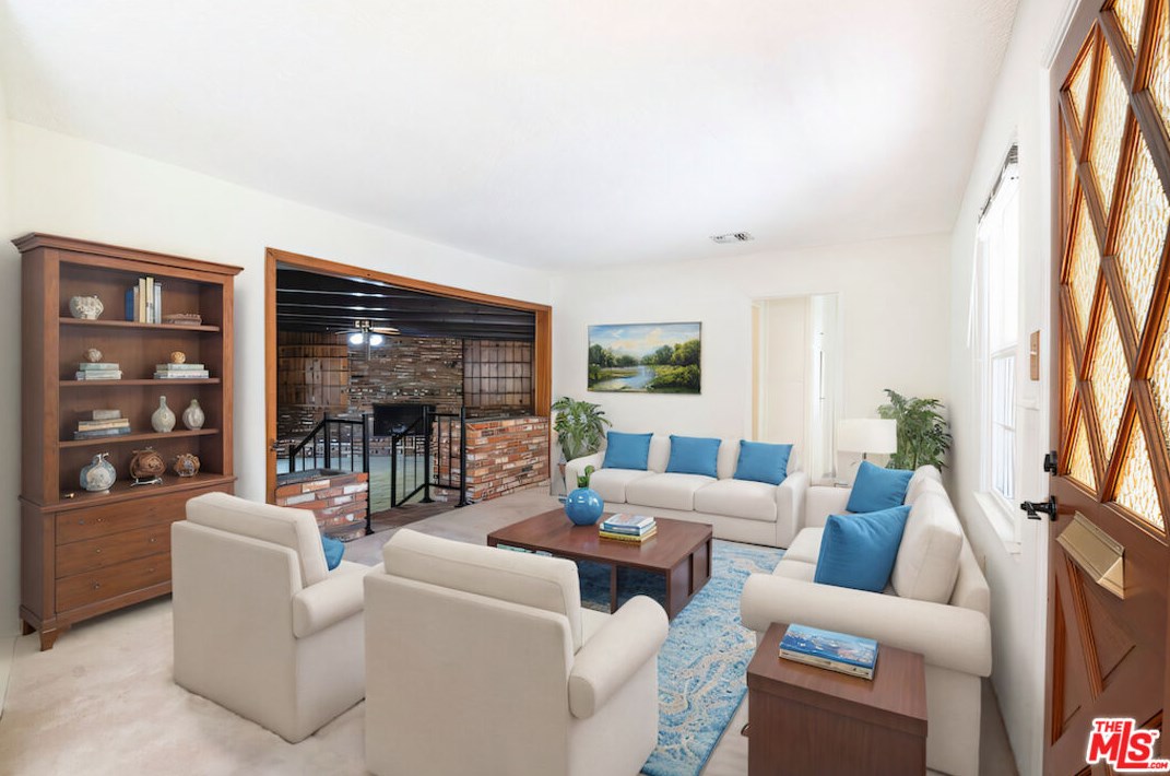 6943 Zelzah Ave, Los Angeles CA  91335-4832 exterior