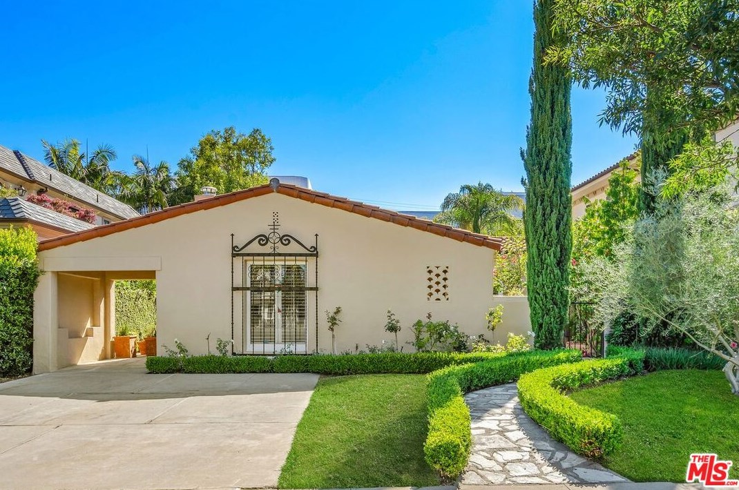 133 N Rexford Dr, Beverly Hills, CA 90210