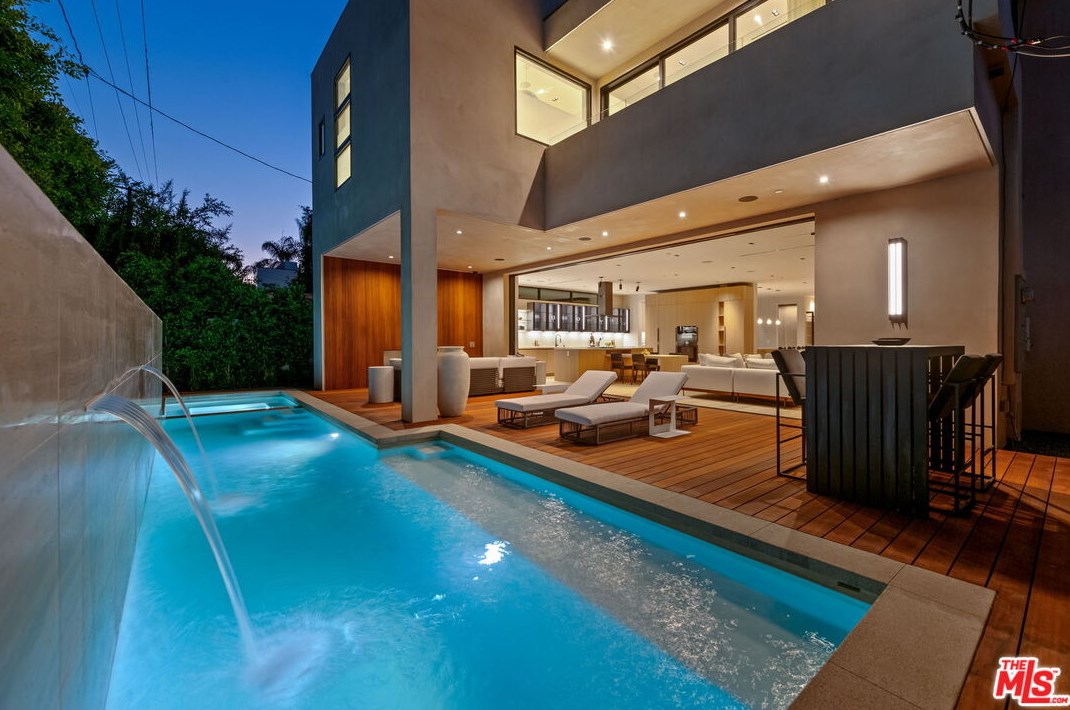 8260 4th St, Los Angeles, CA 90048-4402