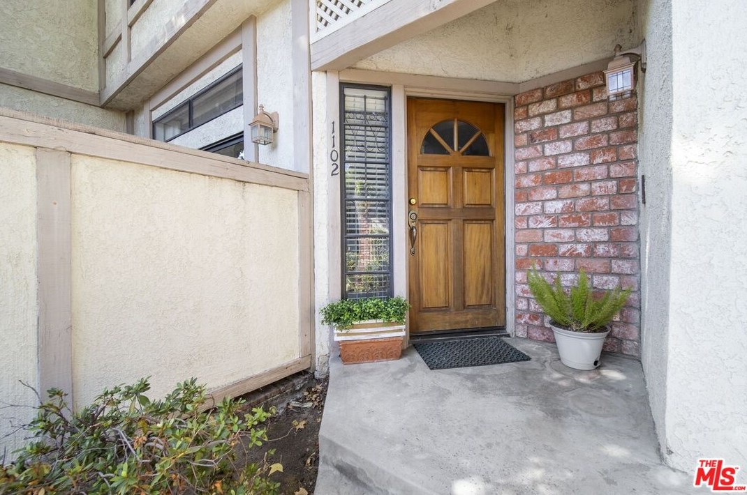 7100 Balboa Blvd #1102, Van Nuys, CA 91406