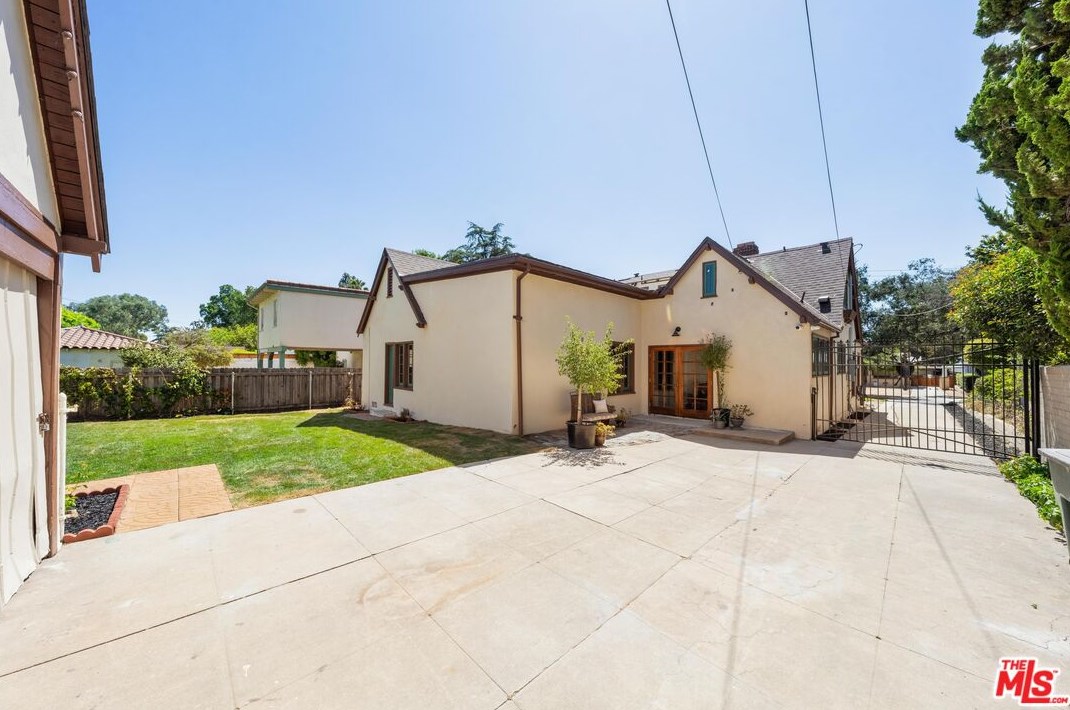 964 Holliston Ave, Pasadena CA  91104-3012 exterior