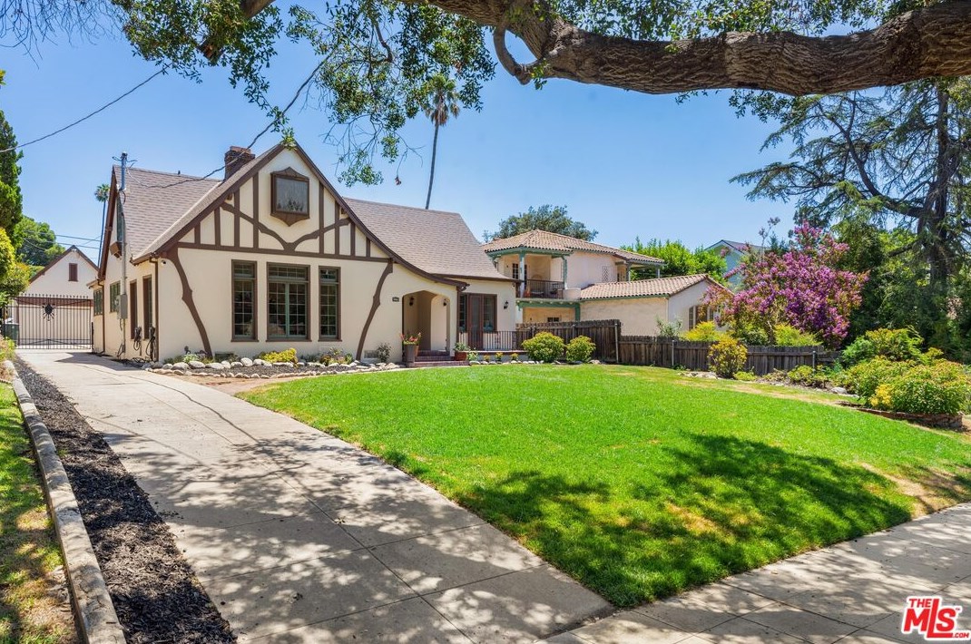 964 Holliston Ave, Pasadena CA  91104-3012 exterior