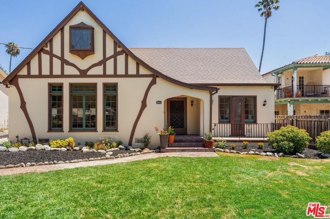 964 Holliston Ave, Pasadena CA  91104-3012 exterior