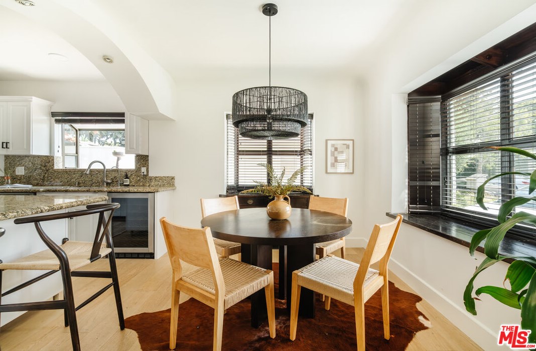 3323 Beverly Dr, Los Angeles CA  90034-2807 exterior