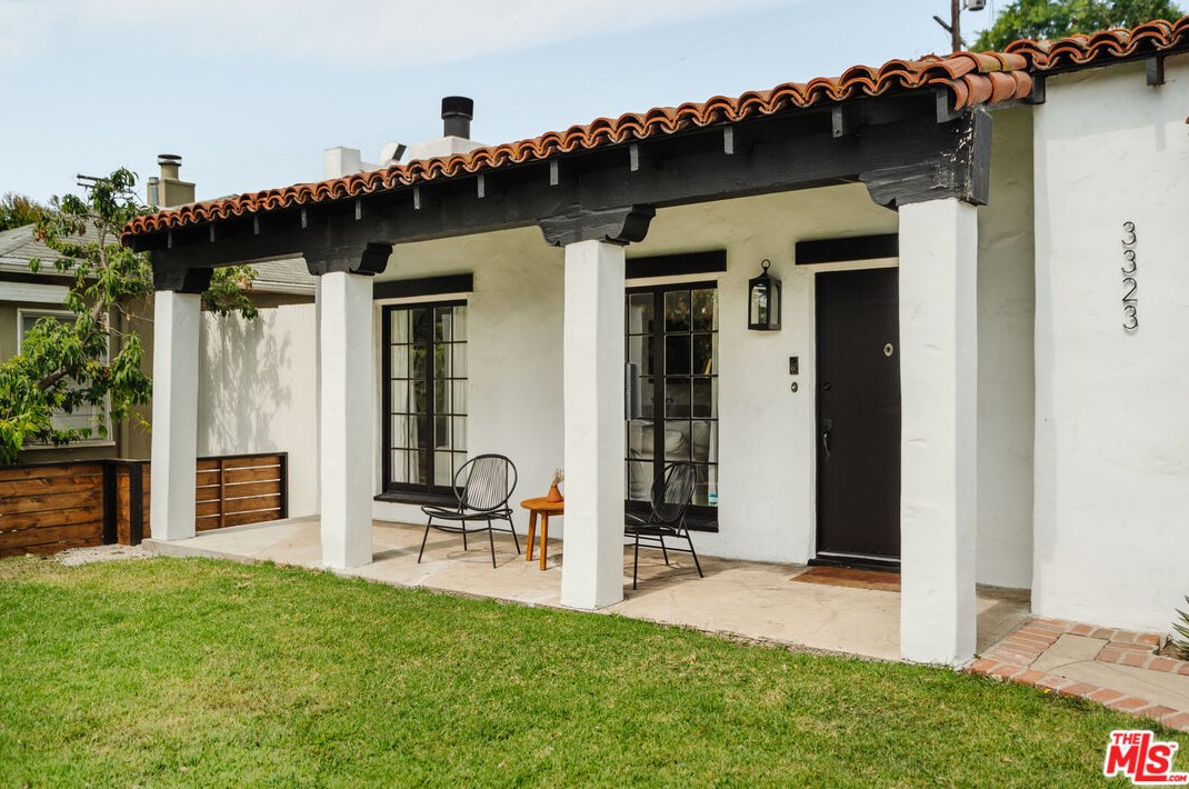 3323 Beverly Dr, Los Angeles CA  90034-2807 exterior