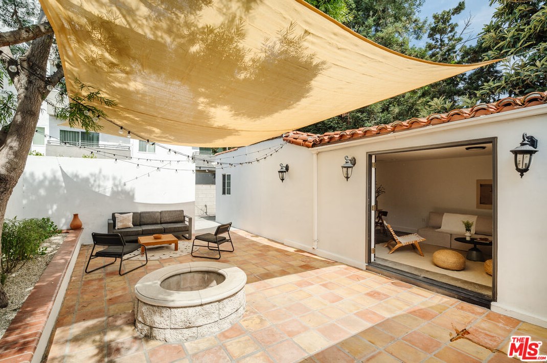 3323 Beverly Dr, Los Angeles CA  90034-2807 exterior