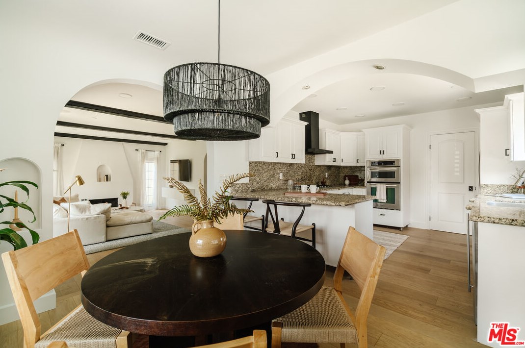 3323 Beverly Dr, Los Angeles CA  90034-2807 exterior