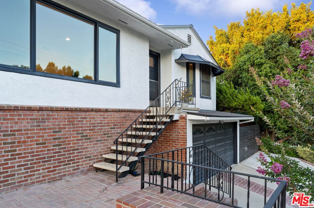 5109 Chester St, Los Angeles CA  90032-3020 exterior