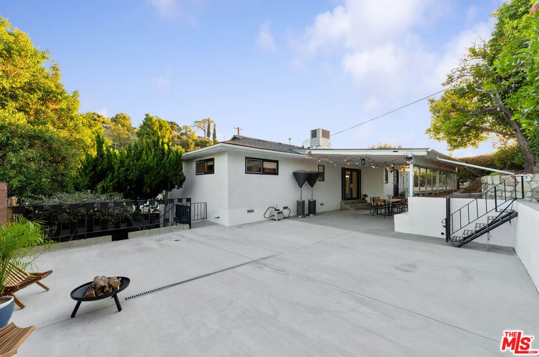 5109 Chester St, Los Angeles CA  90032-3020 exterior