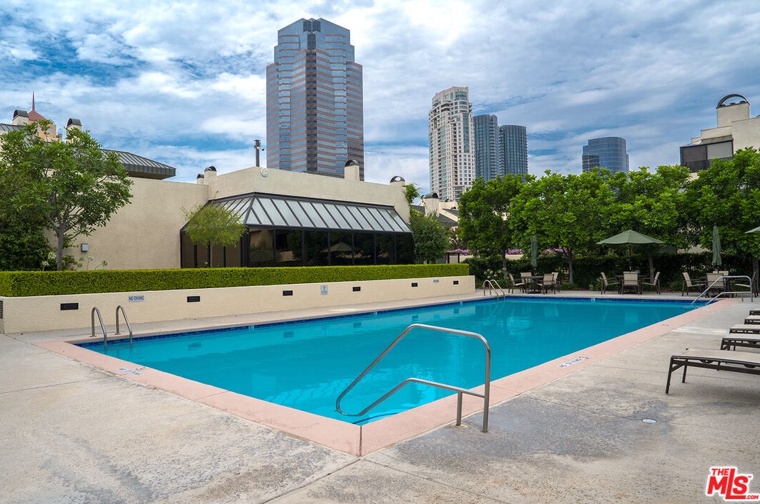 2265 Century Hl, Los Angeles CA  90067-3518 exterior