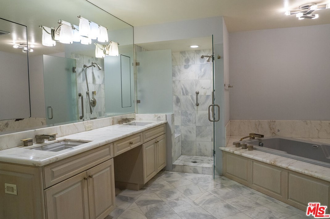 2265 Century Hl, Los Angeles CA  90067-3518 exterior