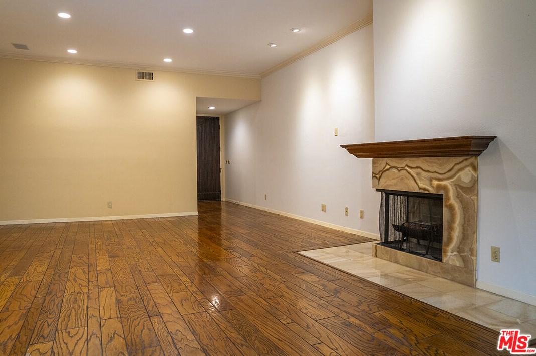 2265 Century Hl, Los Angeles CA  90067-3518 exterior