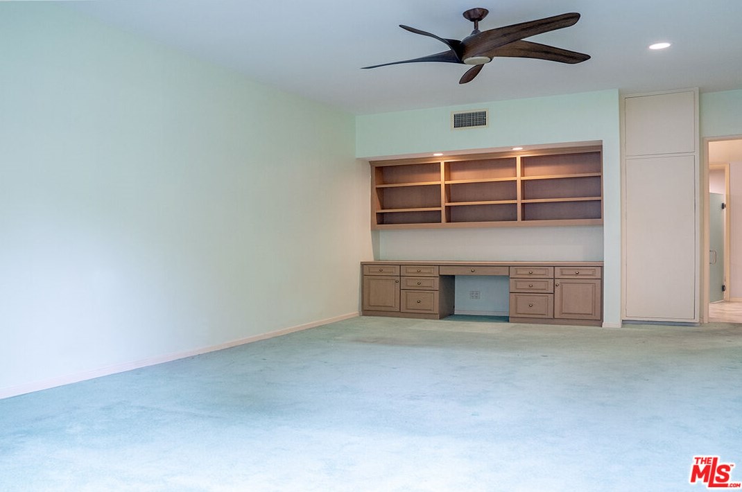 2265 Century Hl, Los Angeles CA  90067-3518 exterior