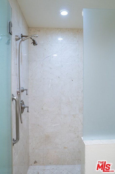 2265 Century Hl, Los Angeles CA  90067-3518 exterior