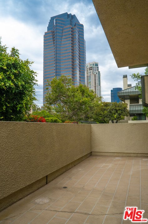 2265 Century Hl, Los Angeles CA  90067-3518 exterior