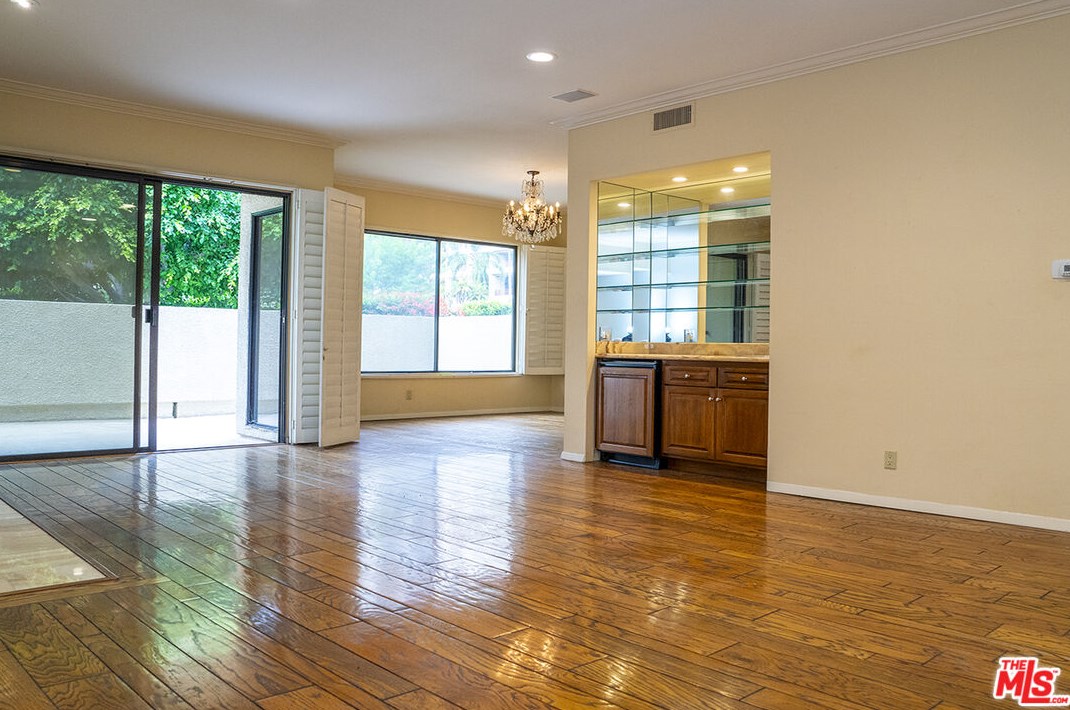 2265 Century Hl, Los Angeles CA  90067-3518 exterior