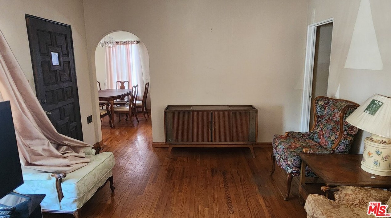 1425 88th St, Los Angeles, CA 90047-3415