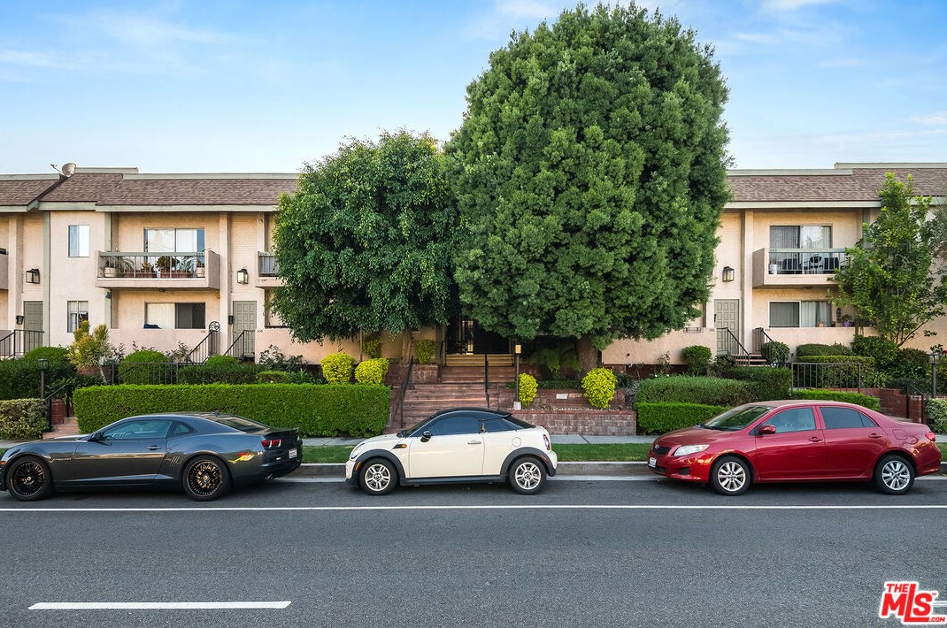 5055 Coldwater Canyon Ave #110, Van Nuys, CA 91423