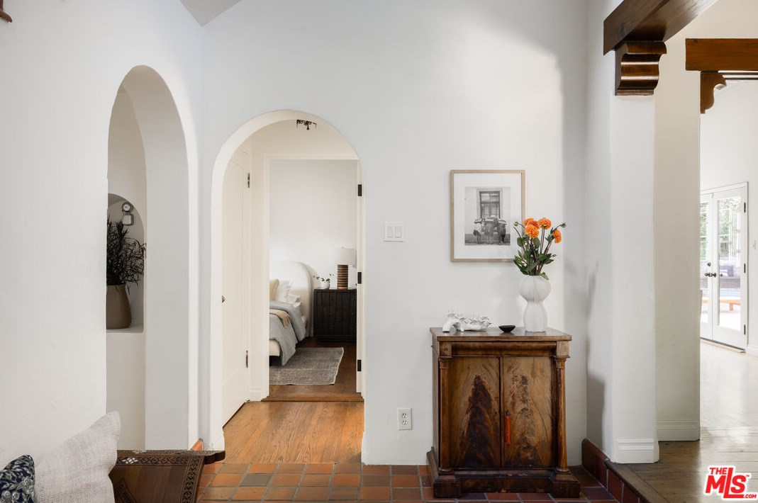 2639 Vermont Ave, Los Angeles, CA 90007-2223