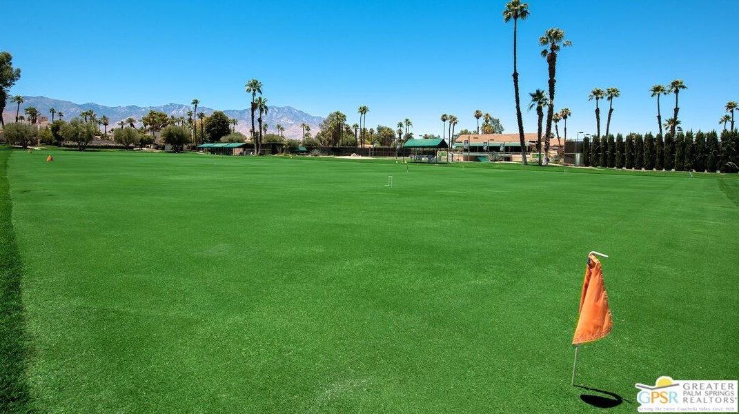 13 La Costa Dr, Rancho Mirage CA  92270-1614 exterior