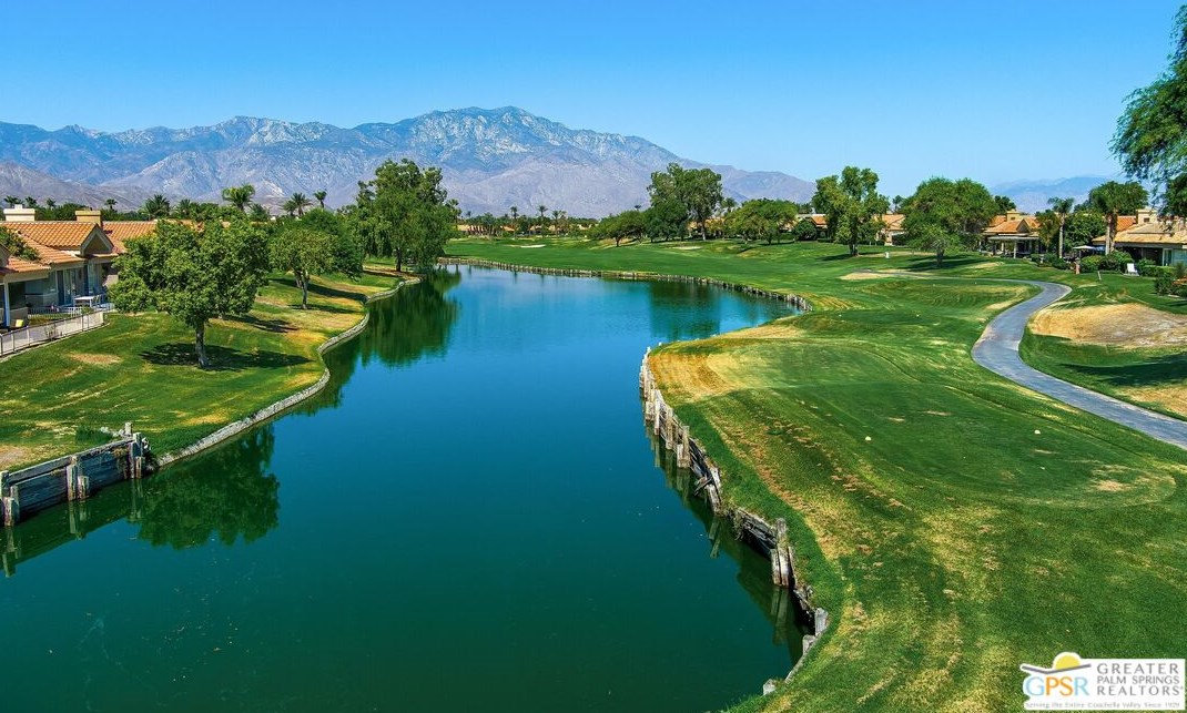 13 La Costa Dr, Rancho Mirage CA  92270-1614 exterior