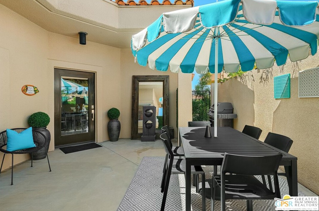 13 La Costa Dr, Rancho Mirage CA  92270-1614 exterior