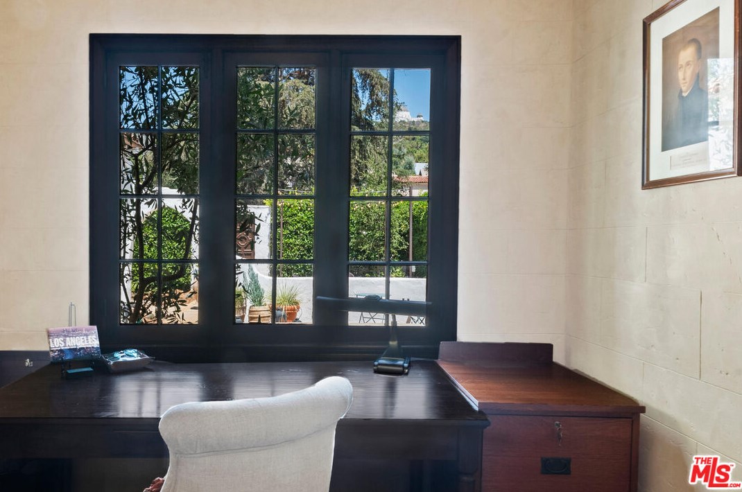 5050 Los Feliz Blvd, Los Angeles CA  90027-1741 exterior