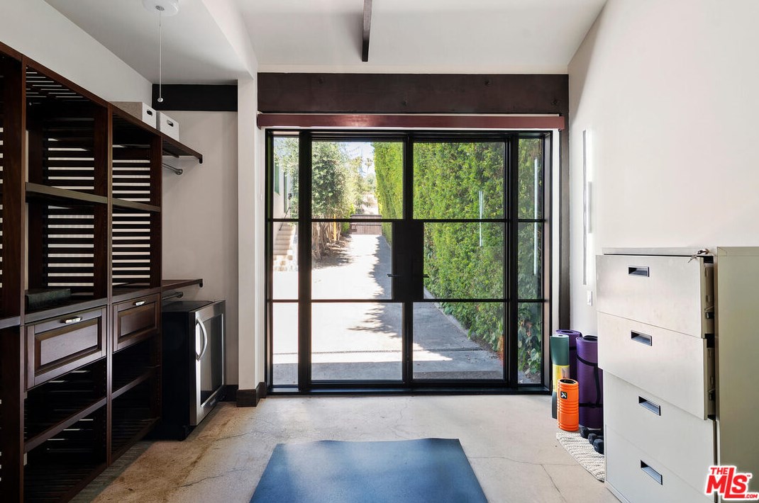 5050 Los Feliz Blvd, Los Angeles CA  90027-1741 exterior