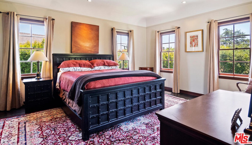 5050 Los Feliz Blvd, Los Angeles CA  90027-1741 exterior