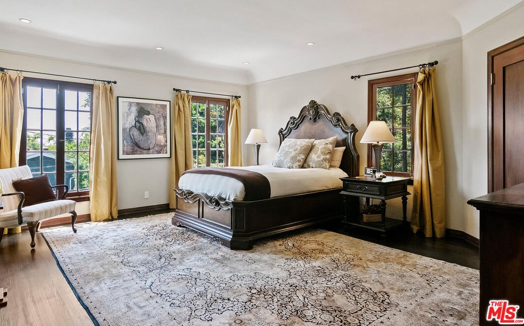 5050 Los Feliz Blvd, Los Angeles CA  90027-1741 exterior