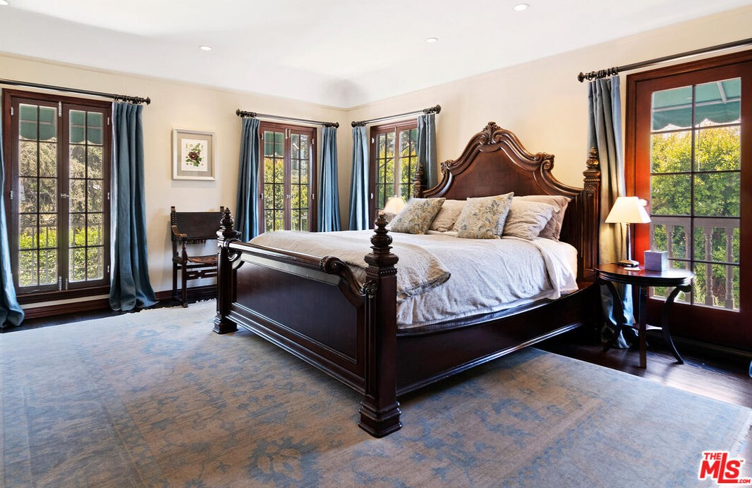 5050 Los Feliz Blvd, Los Angeles CA  90027-1741 exterior