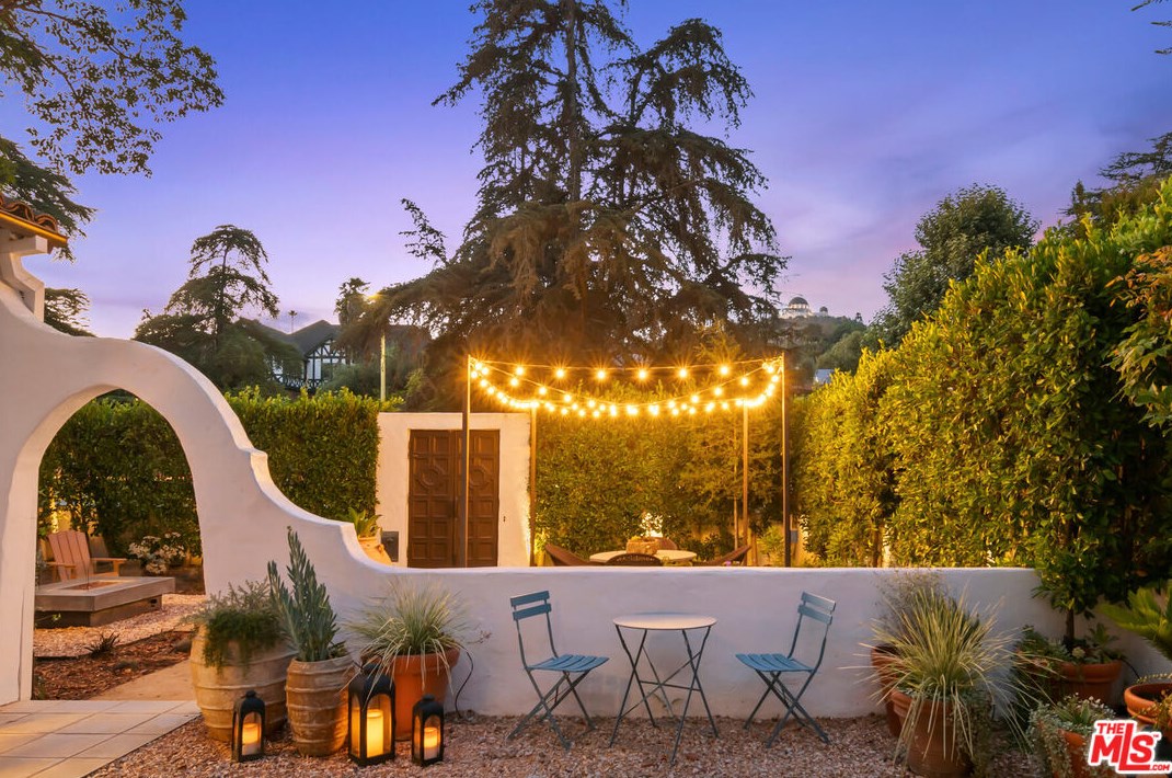 5050 Los Feliz Blvd, Los Angeles CA  90027-1741 exterior