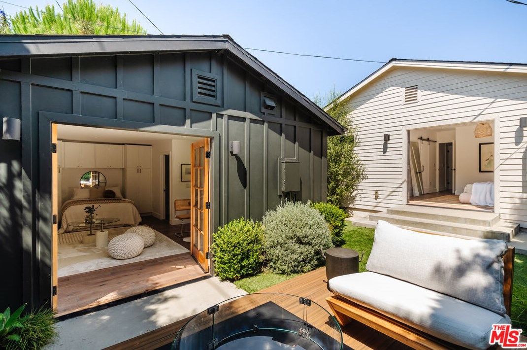 12514 Gilmore Ave, Los Angeles CA  90066-6427 exterior