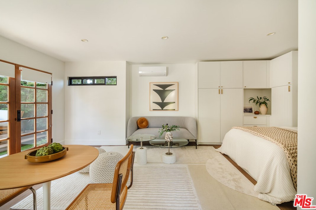 12514 Gilmore Ave, Los Angeles CA  90066-6427 exterior