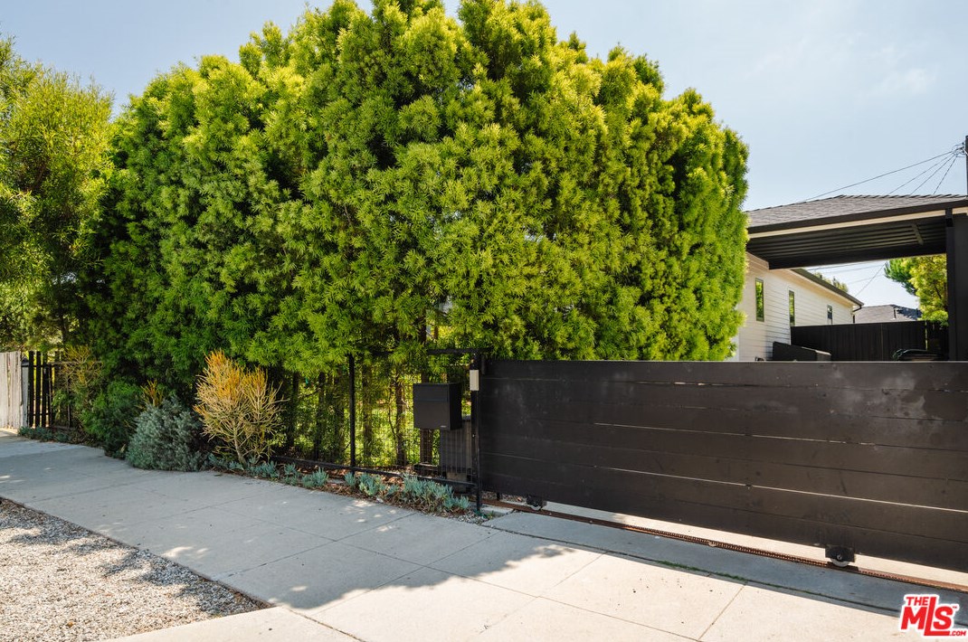 12514 Gilmore Ave, Los Angeles CA  90066-6427 exterior