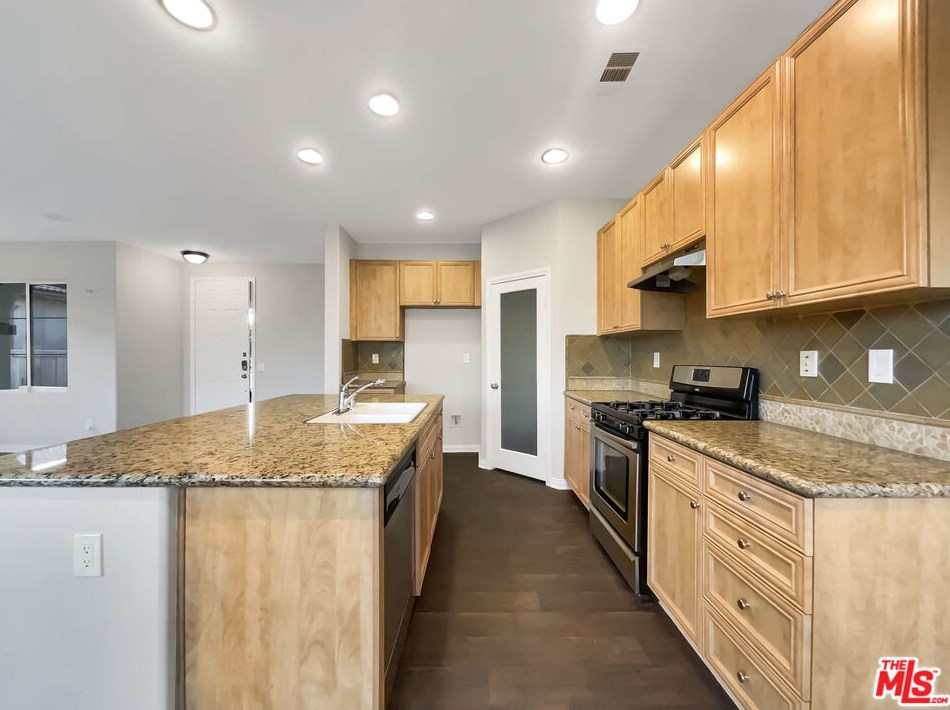 3532 Topaz Ln, Lancaster, CA 93535