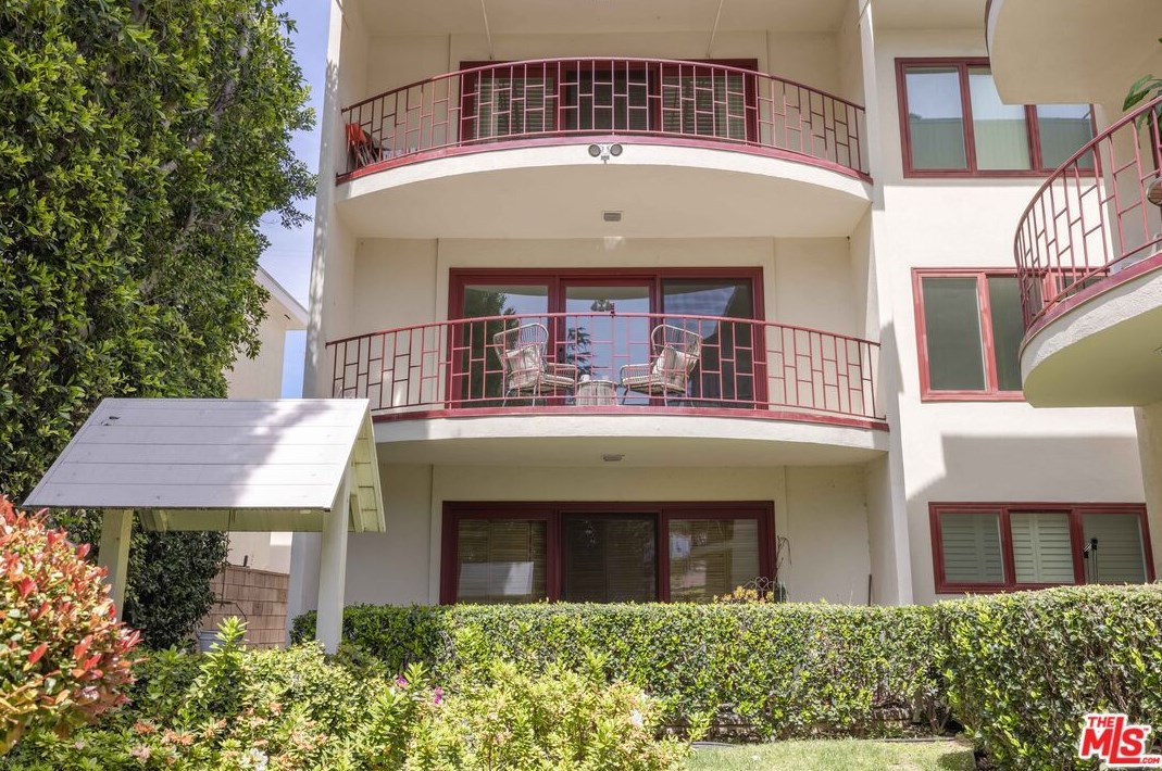 3407 Huxley St #24, Los Angeles, CA 90027
