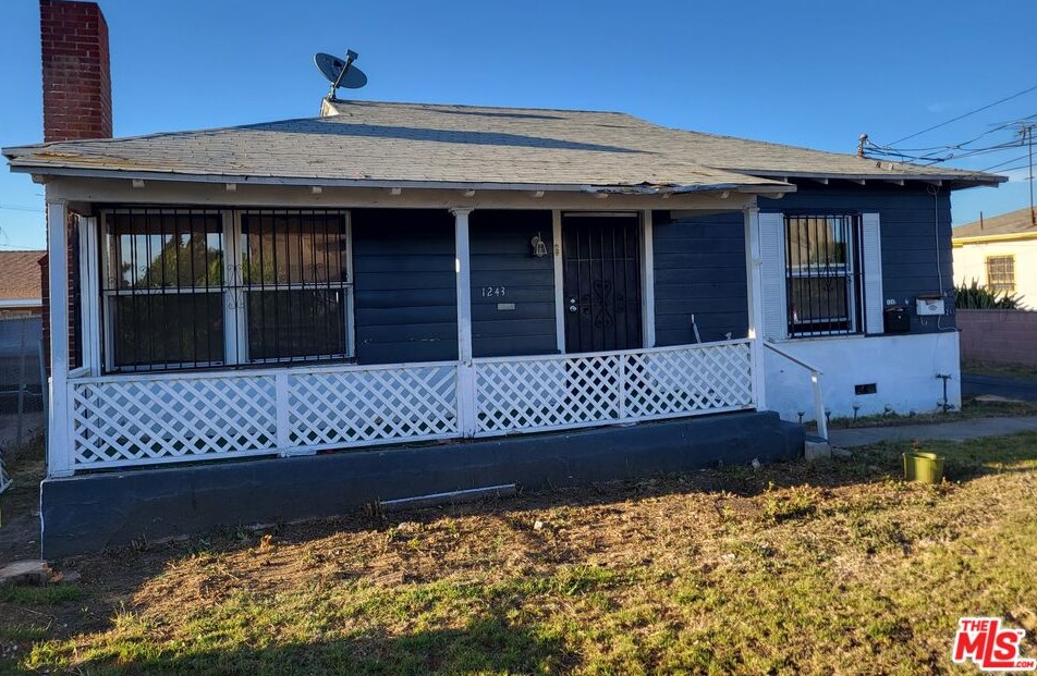 1241 110th St, Los Angeles, CA 90044-1401