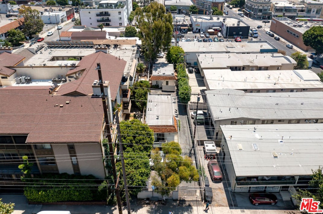 11408 Ohio Ave, Los Angeles CA  90025-3103 exterior