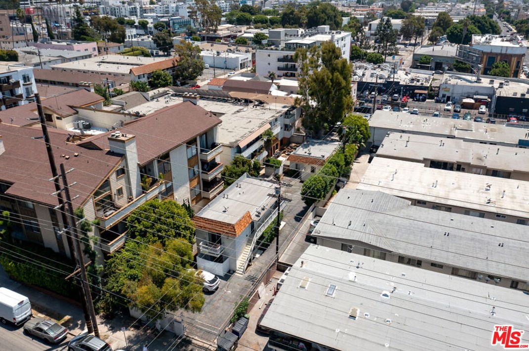 11408 Ohio Ave, Los Angeles, CA 90025-3103