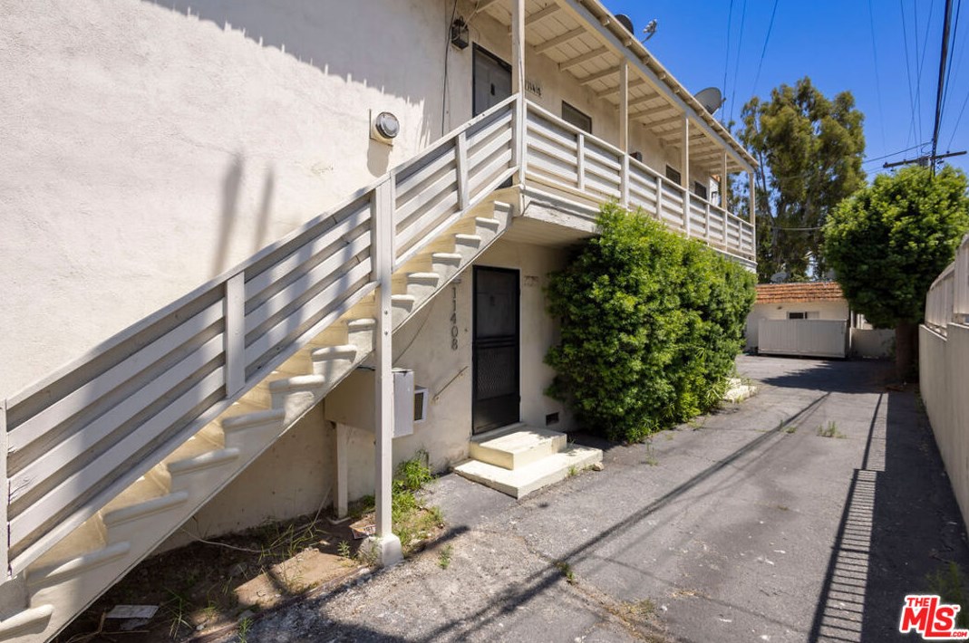 11408 Ohio Ave, Los Angeles CA  90025-2314 exterior
