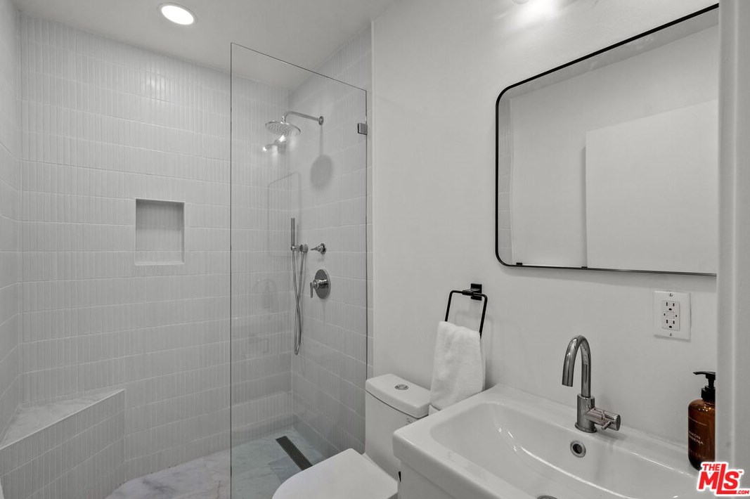 12608 Gilmore Ave, Los Angeles CA  90066-6429 exterior