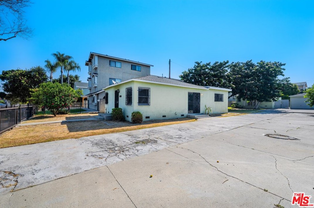 11316 Louise Ave, Lynwood, CA 90262