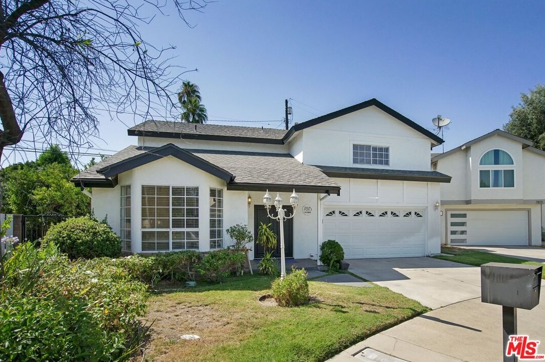 7815 Goldmine Ln, Van Nuys, CA 91406