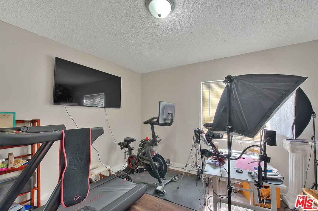 438 84th Pl, Los Angeles CA  90003-3106 exterior