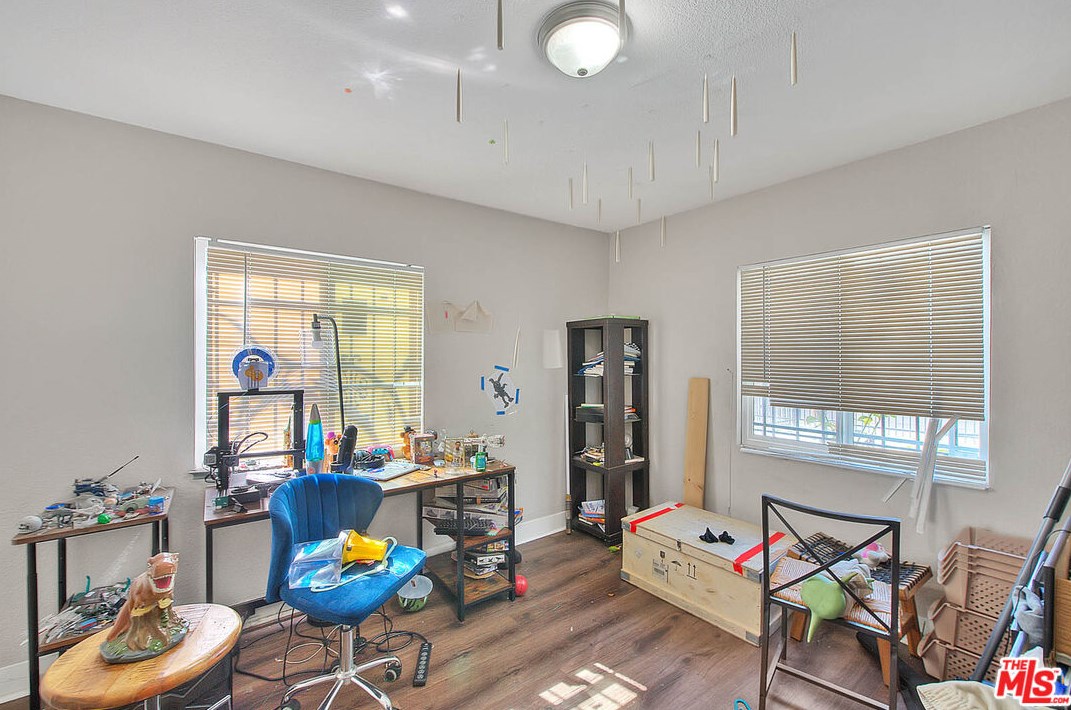 438 84th Pl, Los Angeles CA  90003-3106 exterior