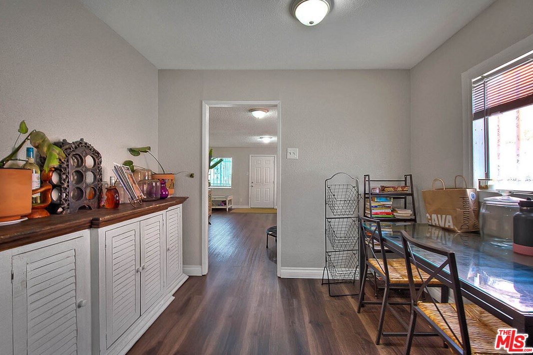 438 84th Pl, Los Angeles CA  90003-3106 exterior